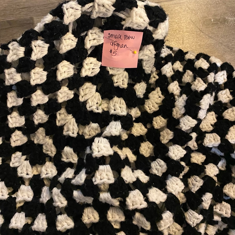 Small black & cream crocheted afghan lap throw
